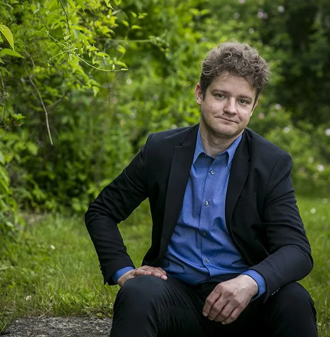 Tóth Csaba (politológus)