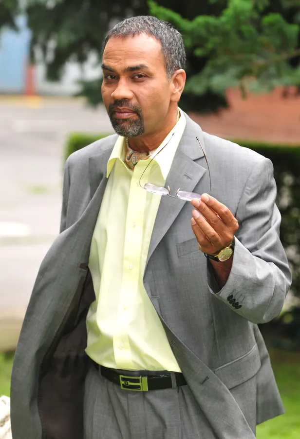 Yoshi Barat